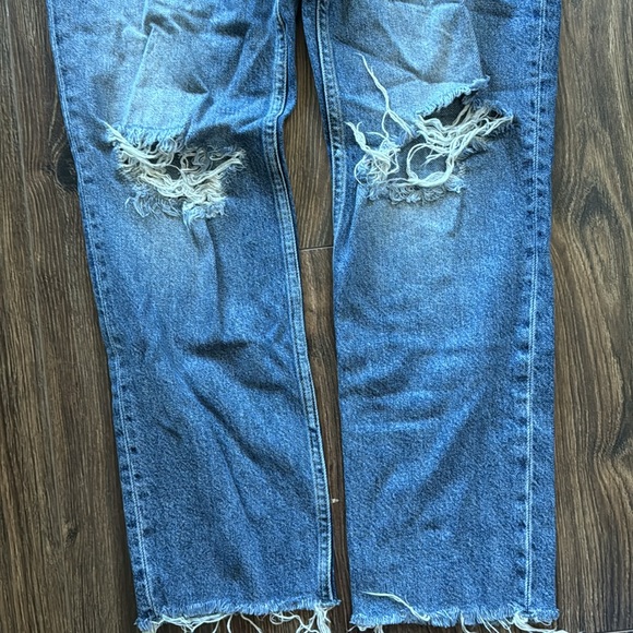 Distressed Jeans - Picture 4 of 9